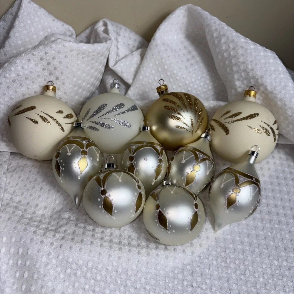 Vintage‎ 10 Christmas Ornaments Glass Cream Gold Silver